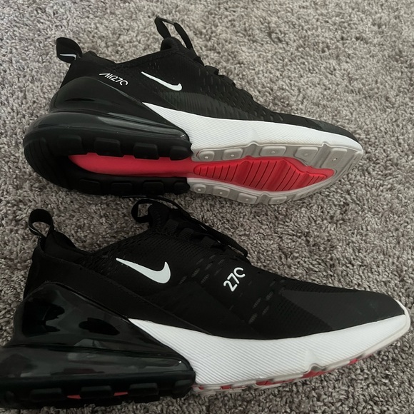 Authentic Nike Air Max 270 Sneakers Black - Picture 3 of 8